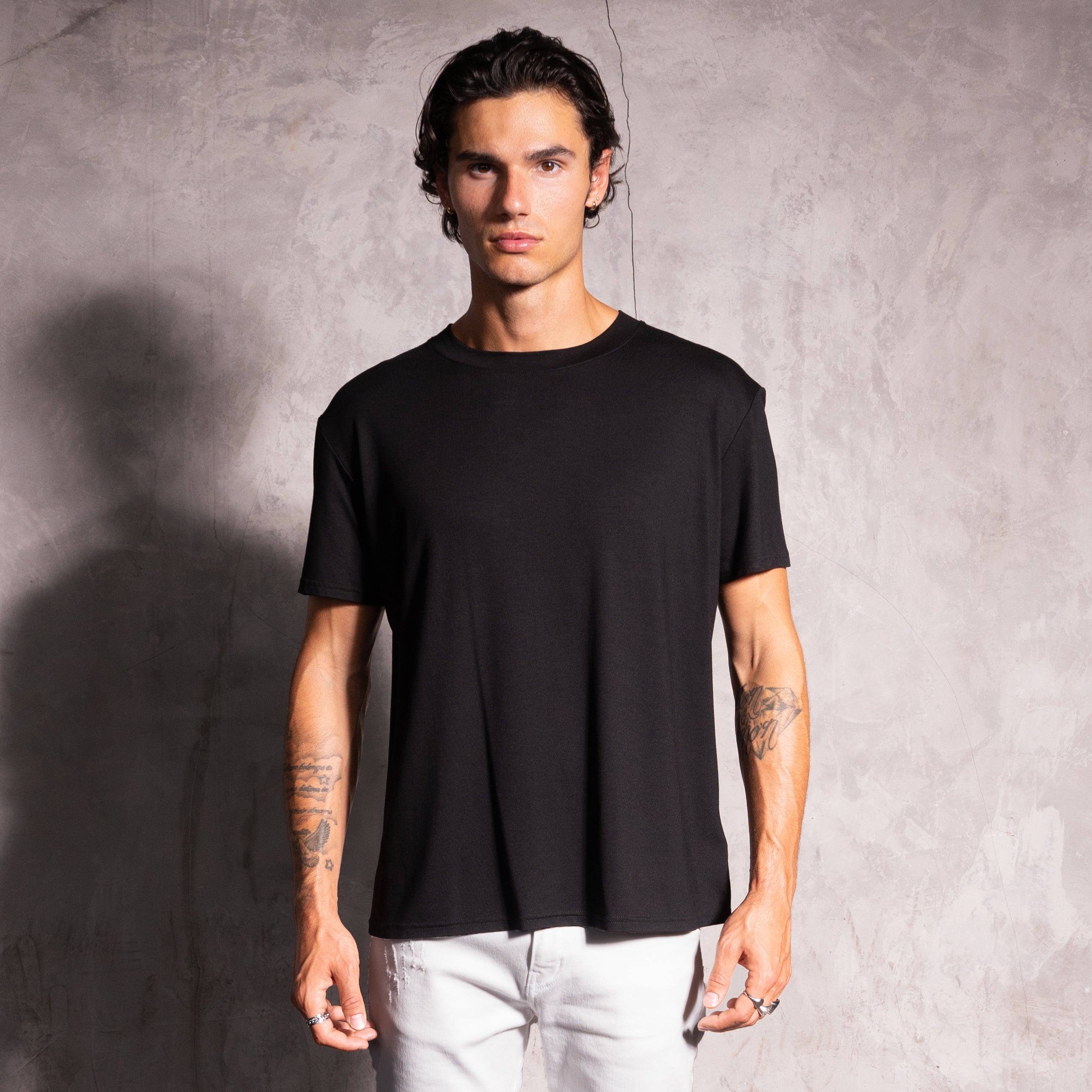 THE CLASSIC TEE (BLACK)