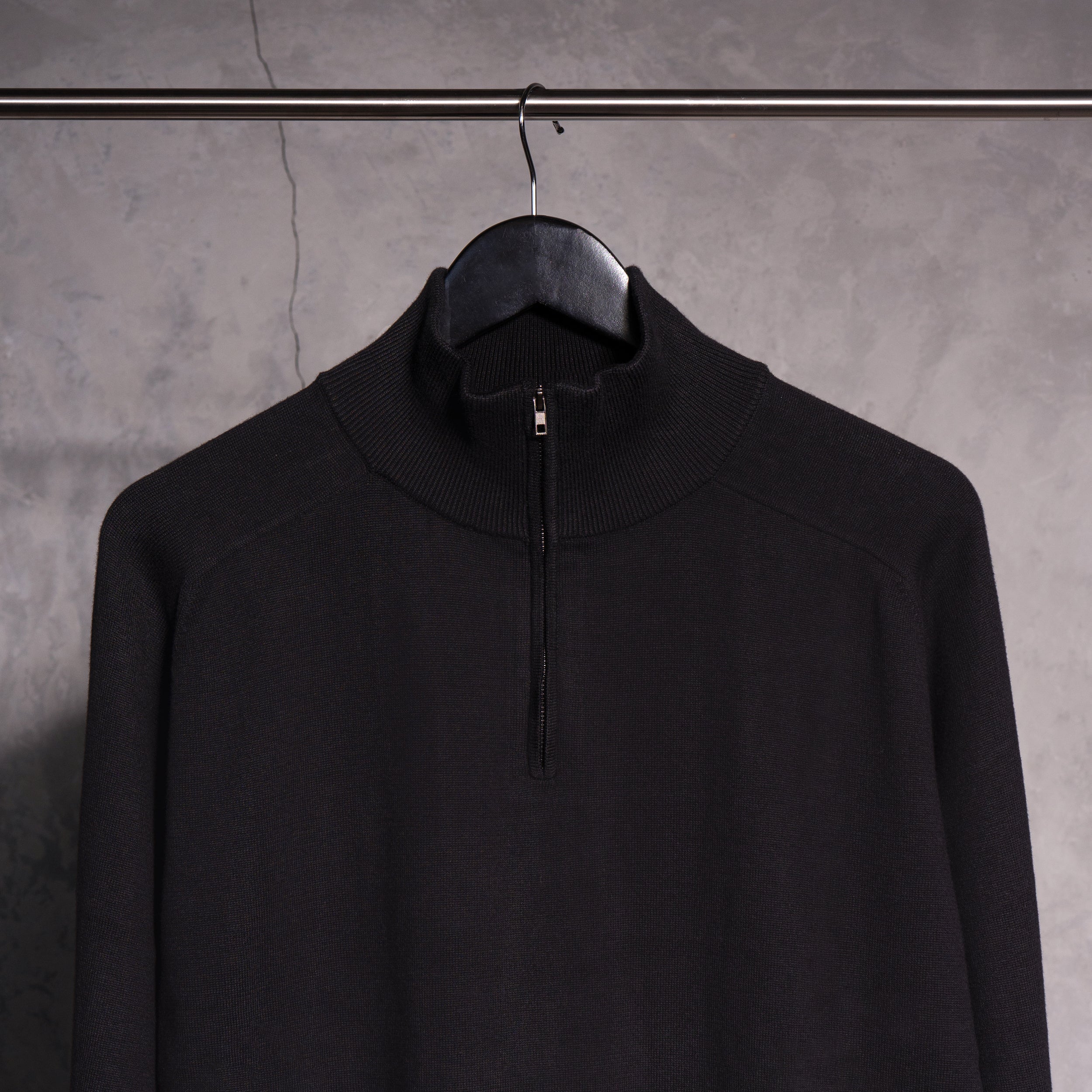 THE NOIR ZIPPER