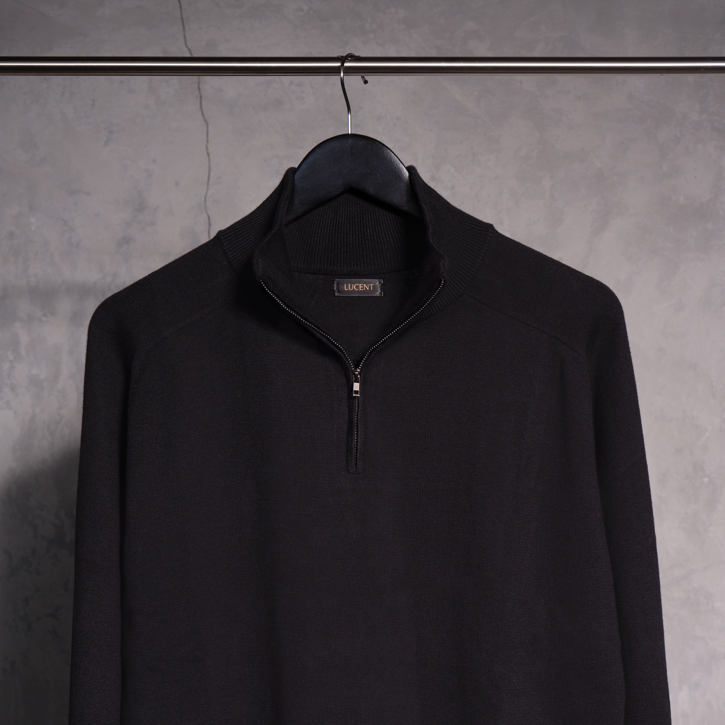 THE NOIR ZIPPER