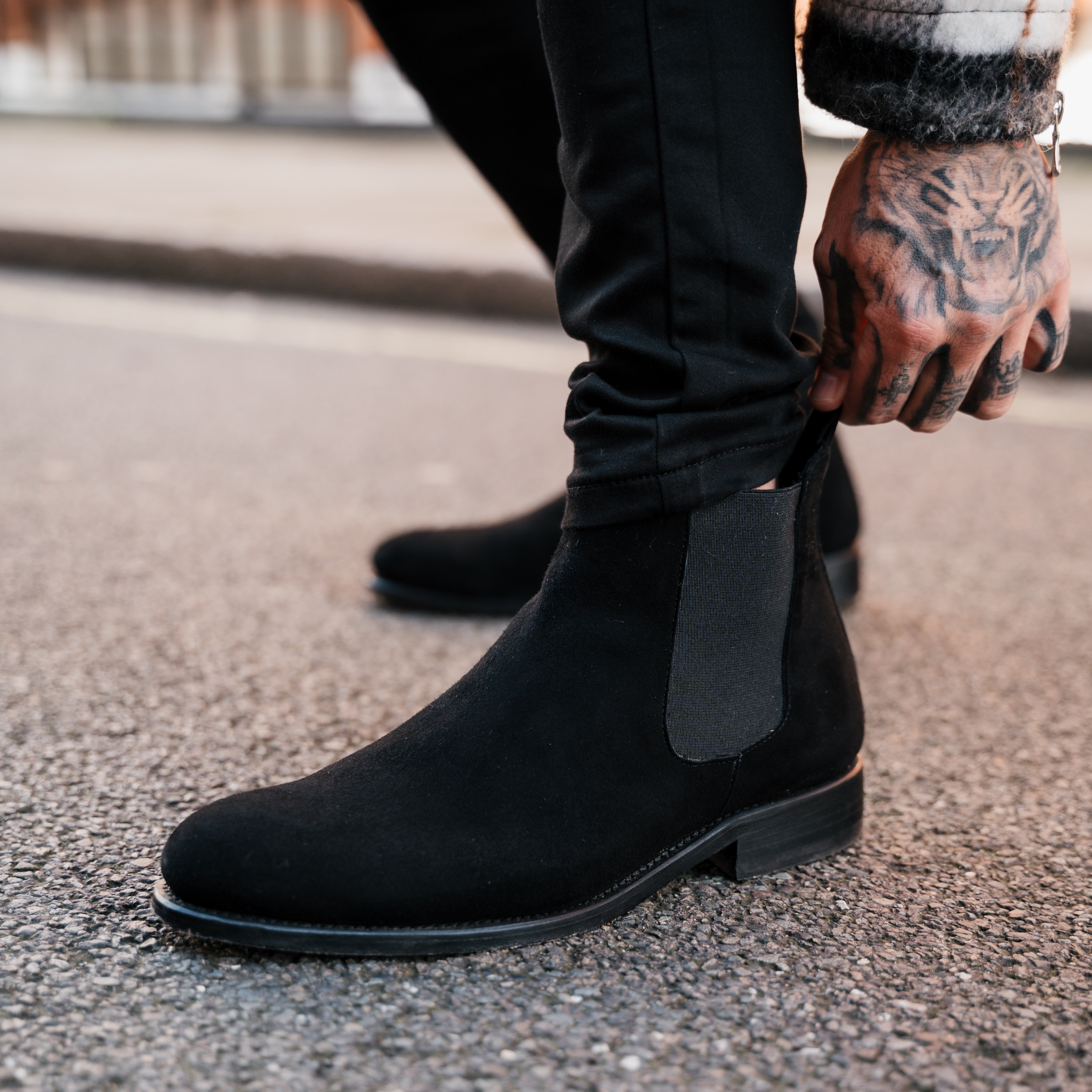 THE CLASSIC MIDNIGHT