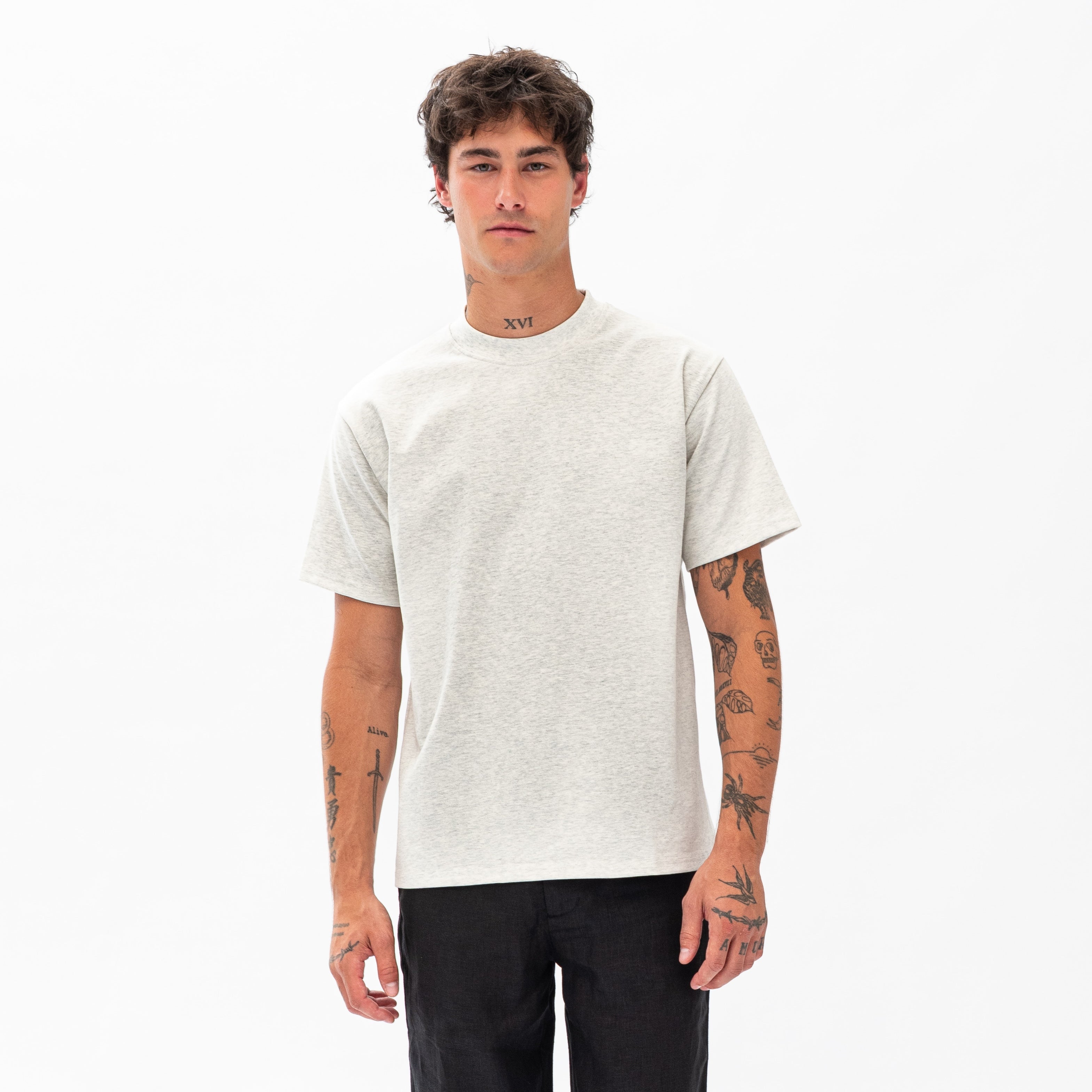 THE ESSENTIAL TEE