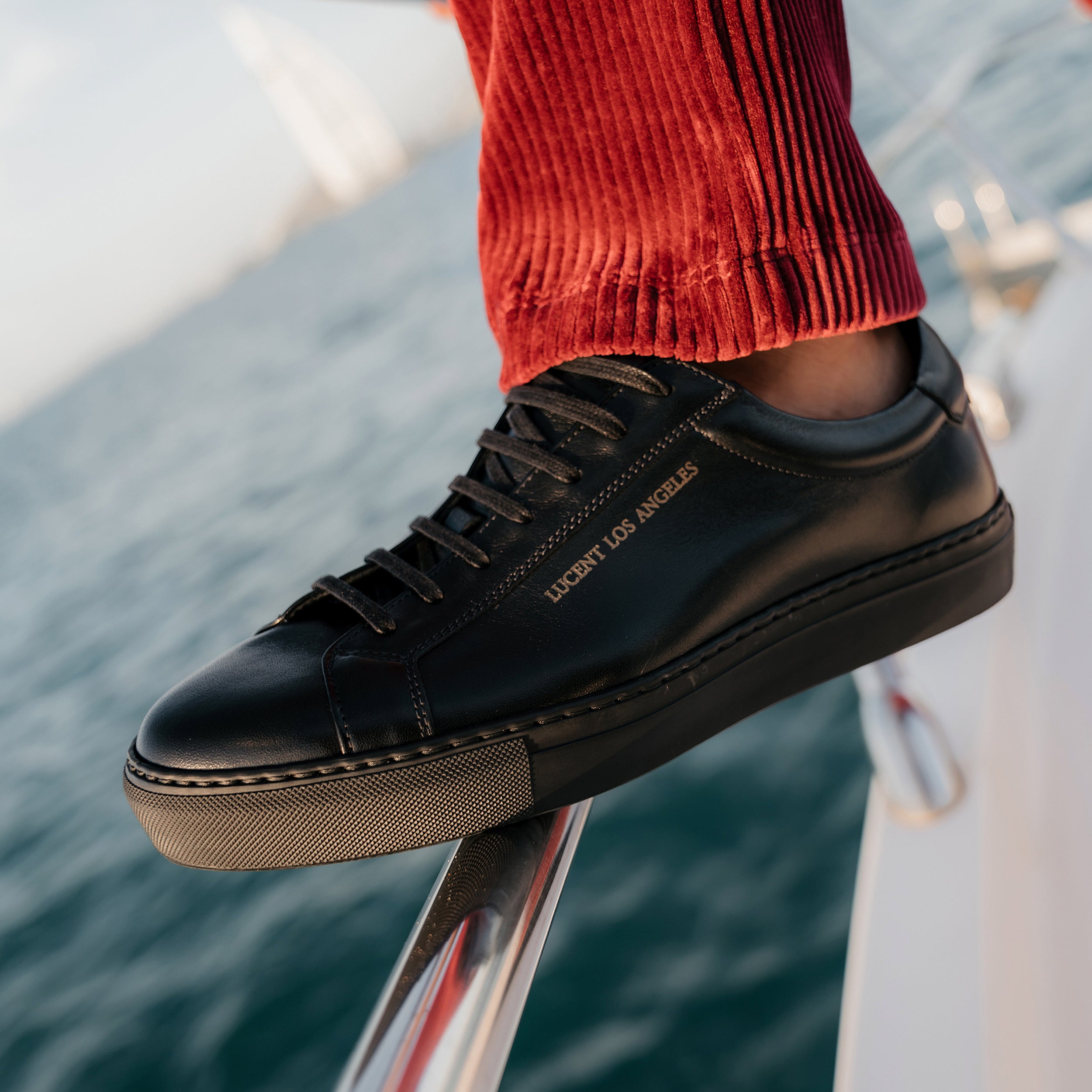 THE LUCENT SNEAKER (BLACK)