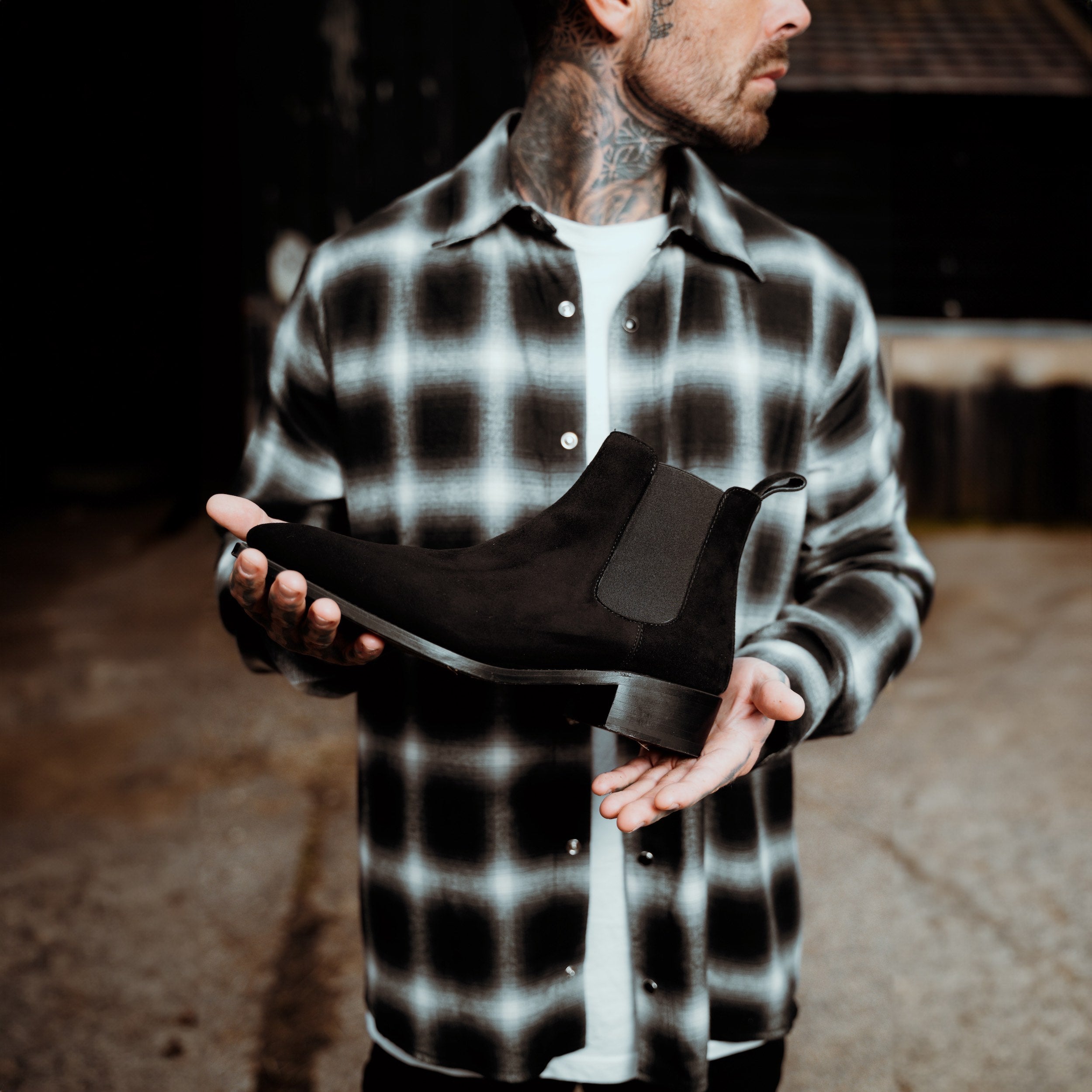 THE MIDNIGHT ELEGANCE