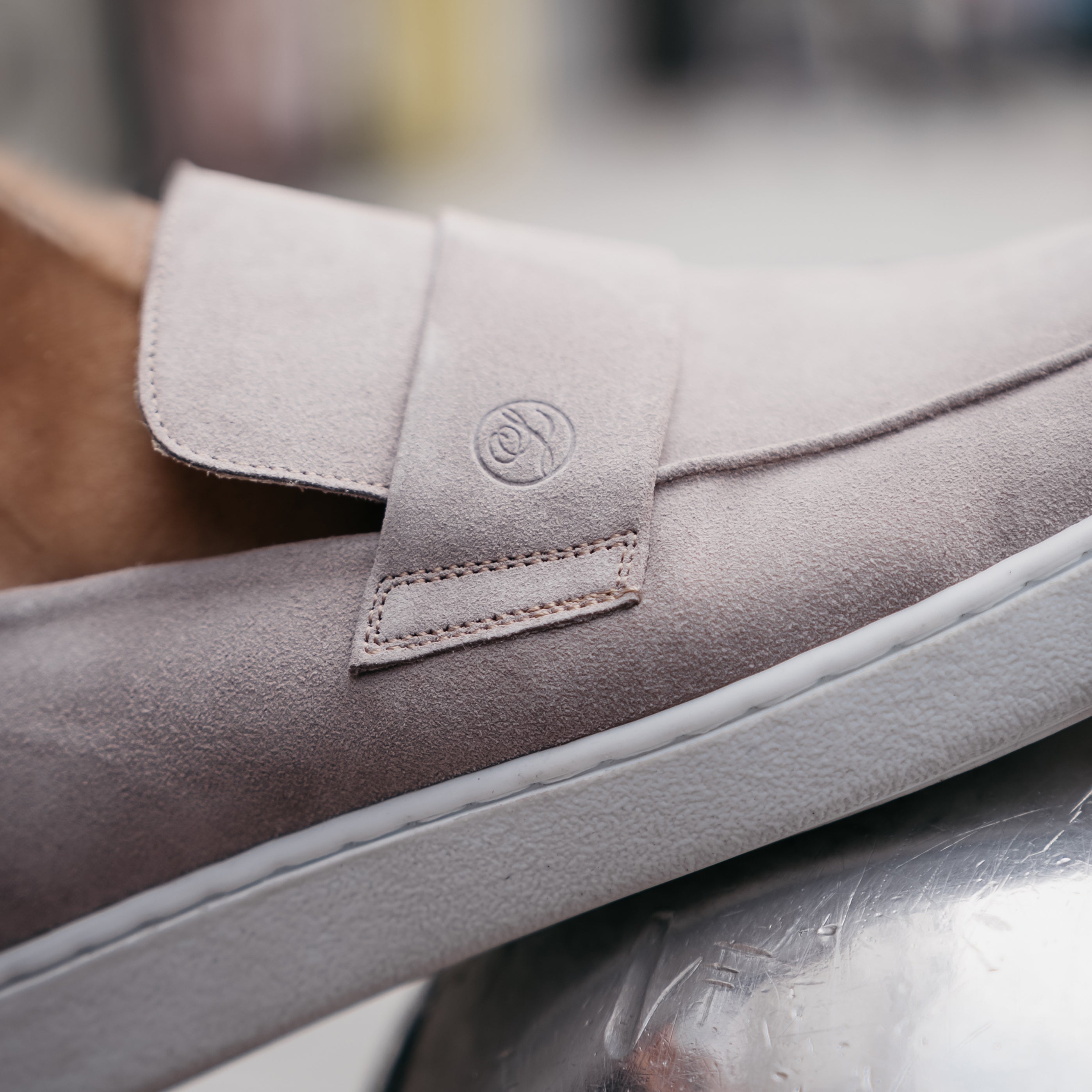 THE CLASSIC OLD MONEY