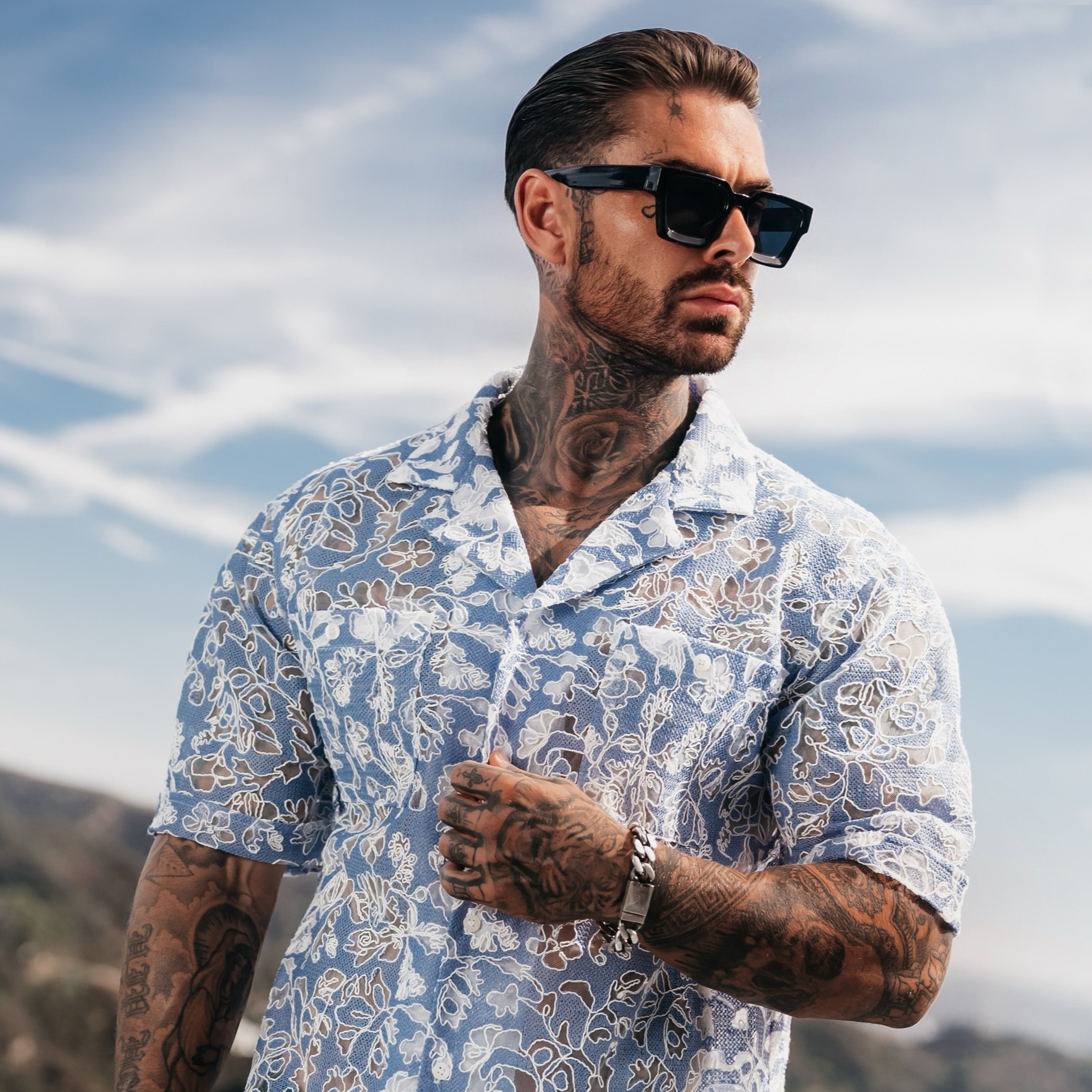 THE BLUE FLORAL