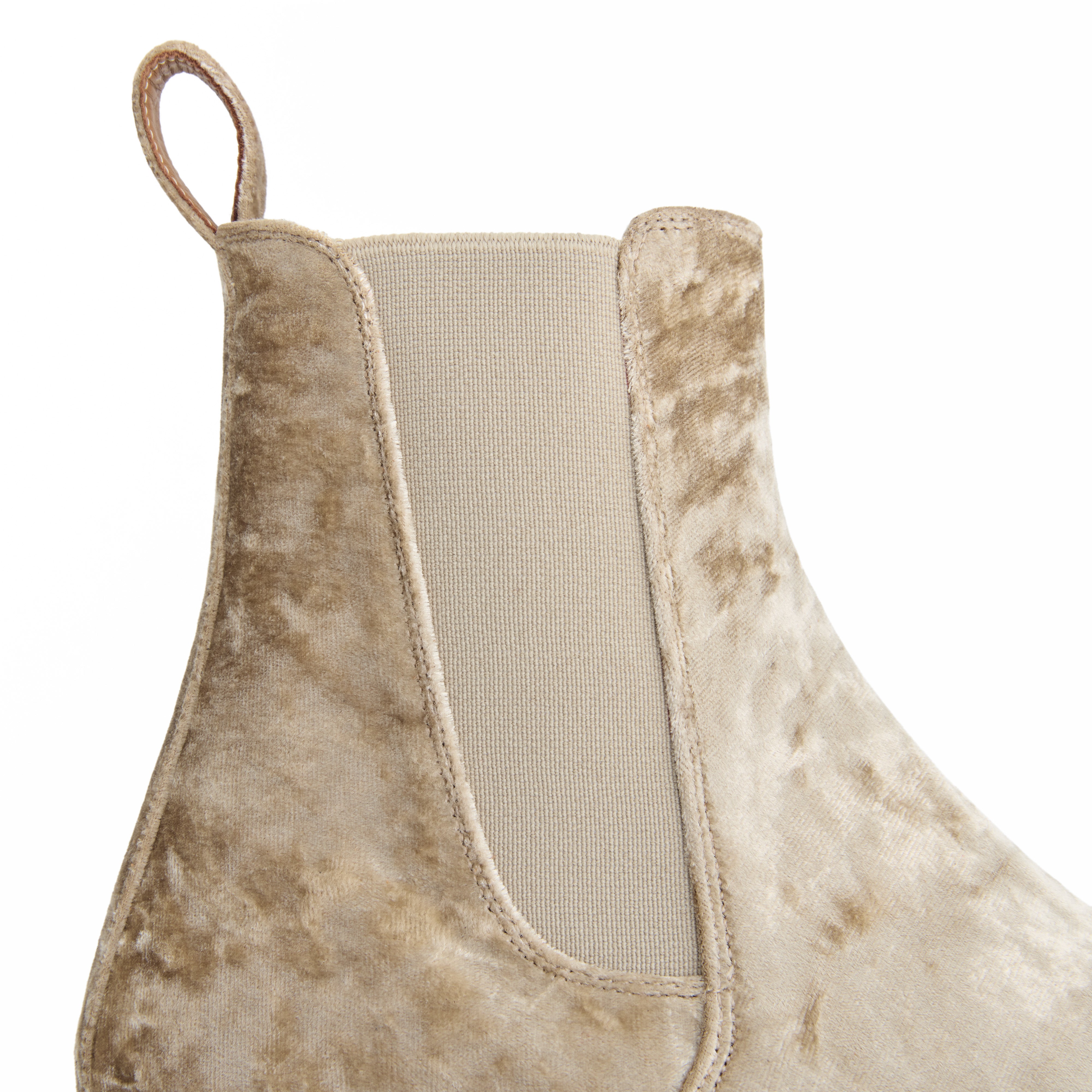 THE CHAMPAGNE VELVET