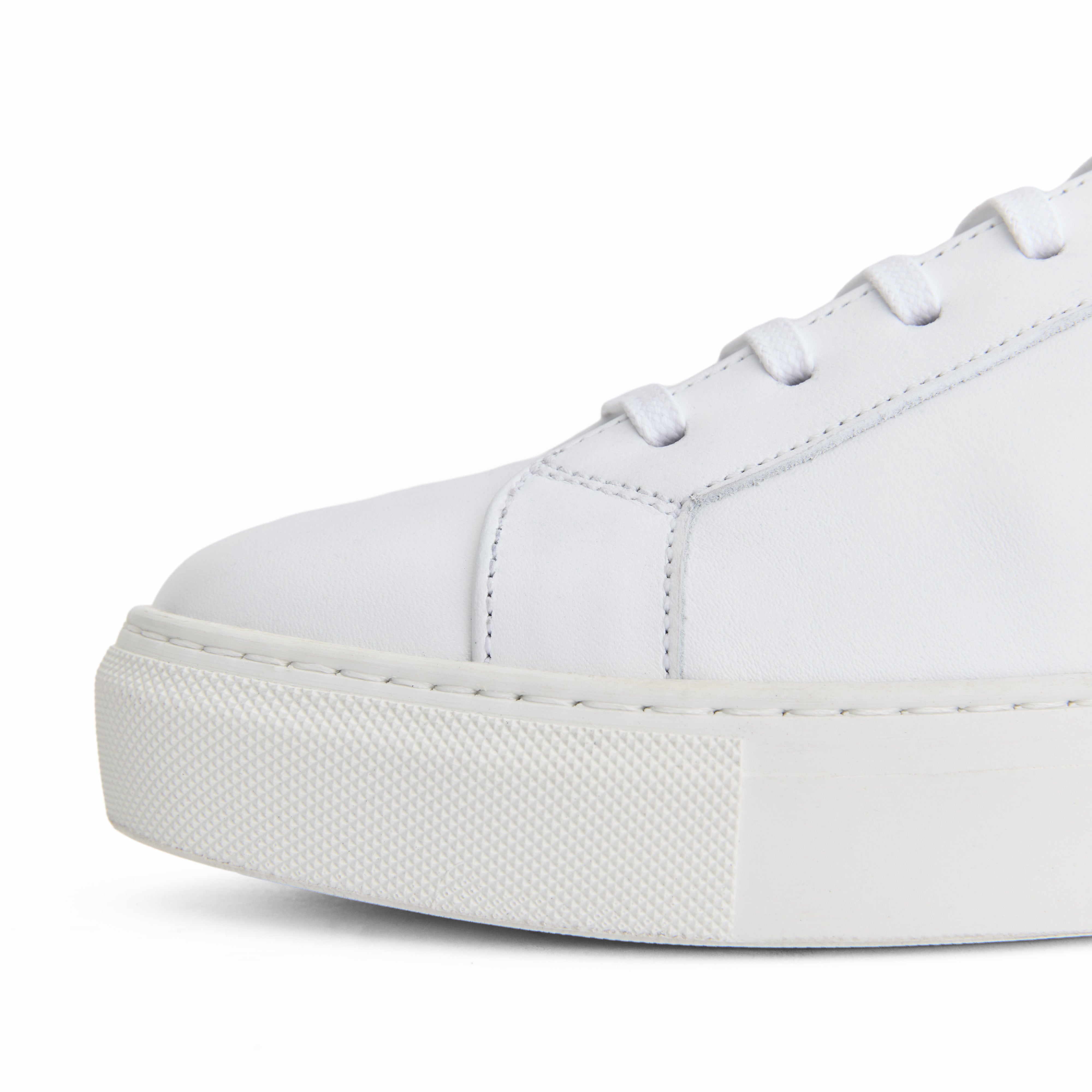 THE LUCENT SNEAKER (WHITE)