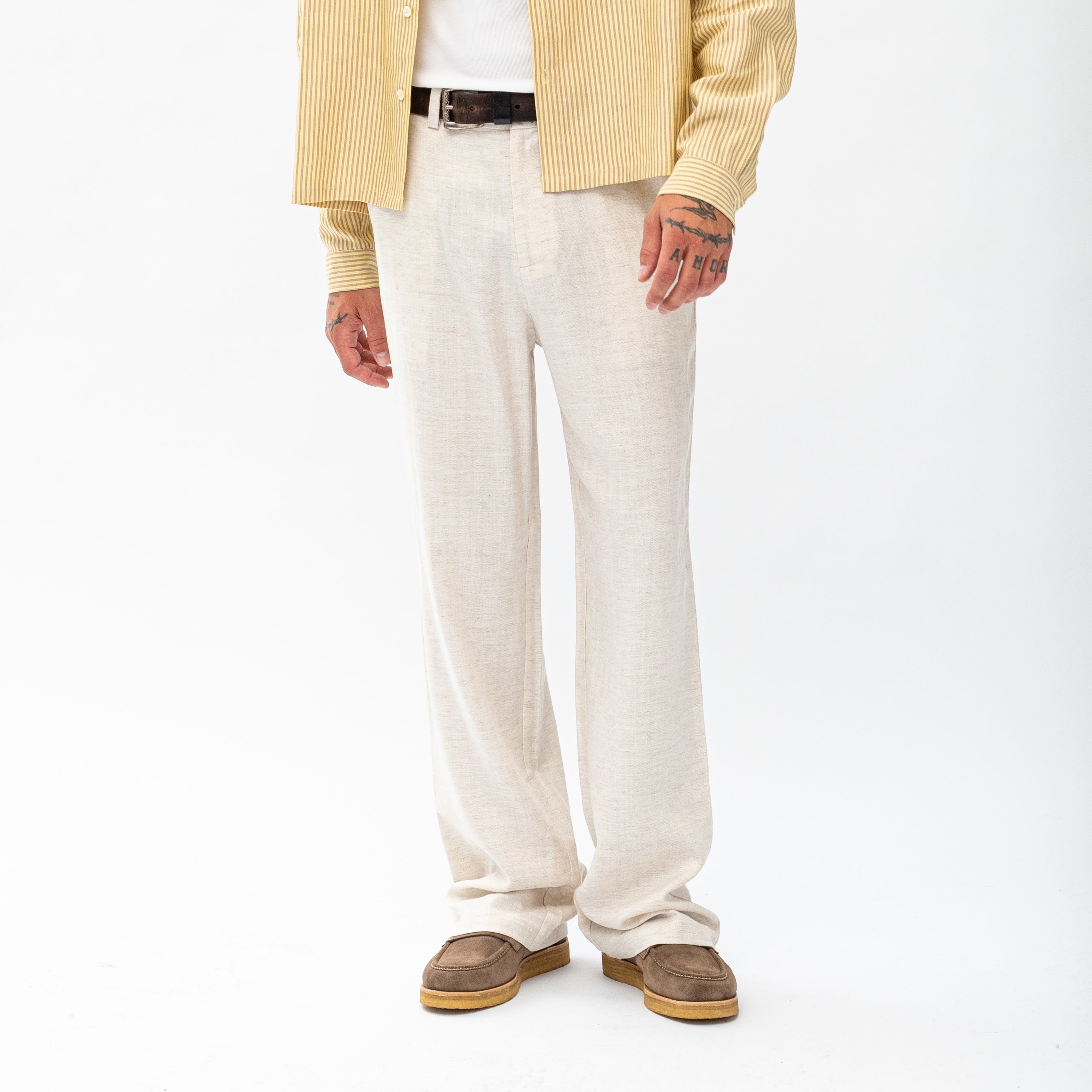 THE ESSENTIAL LINEN