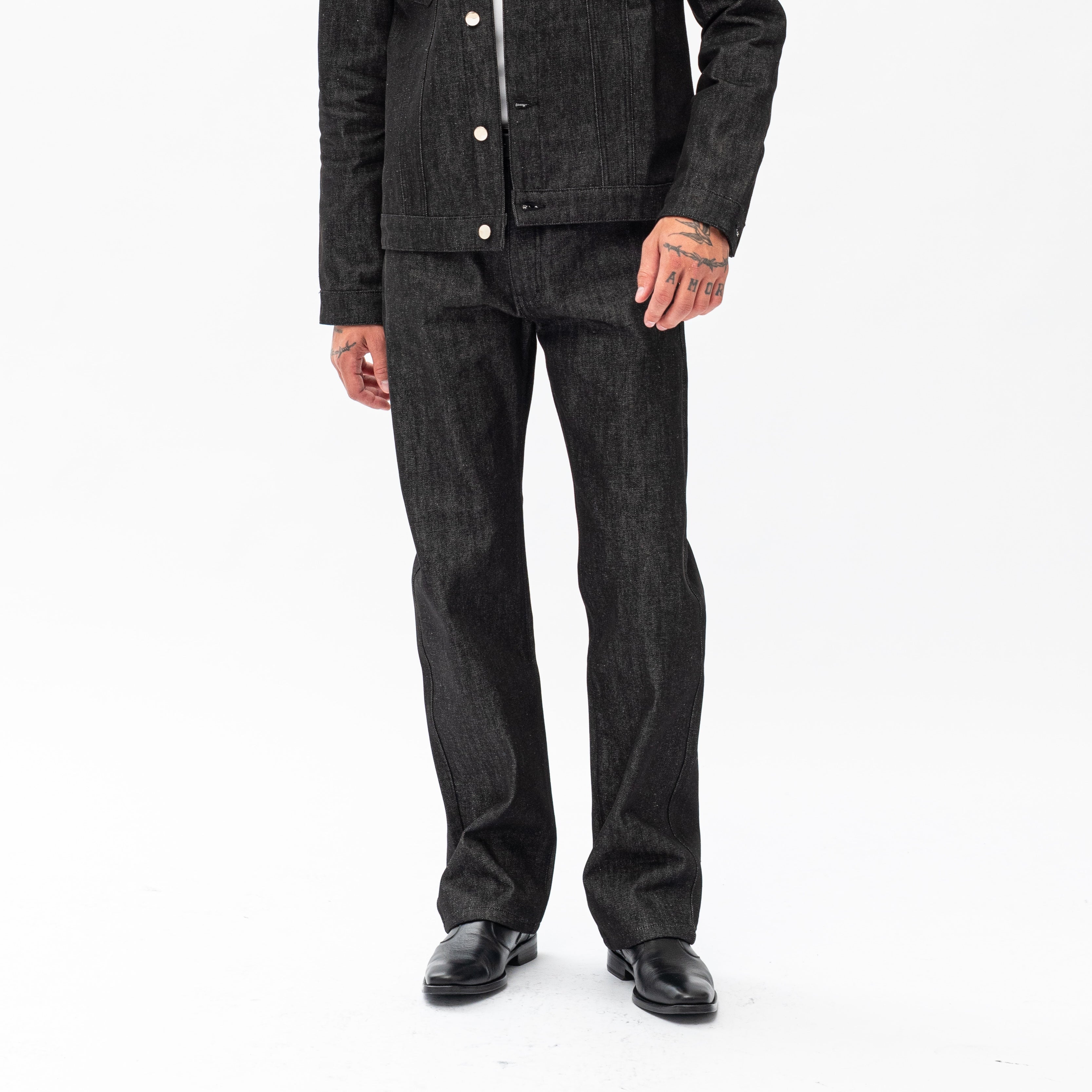 THE SIGNATURE DENIM JEAN