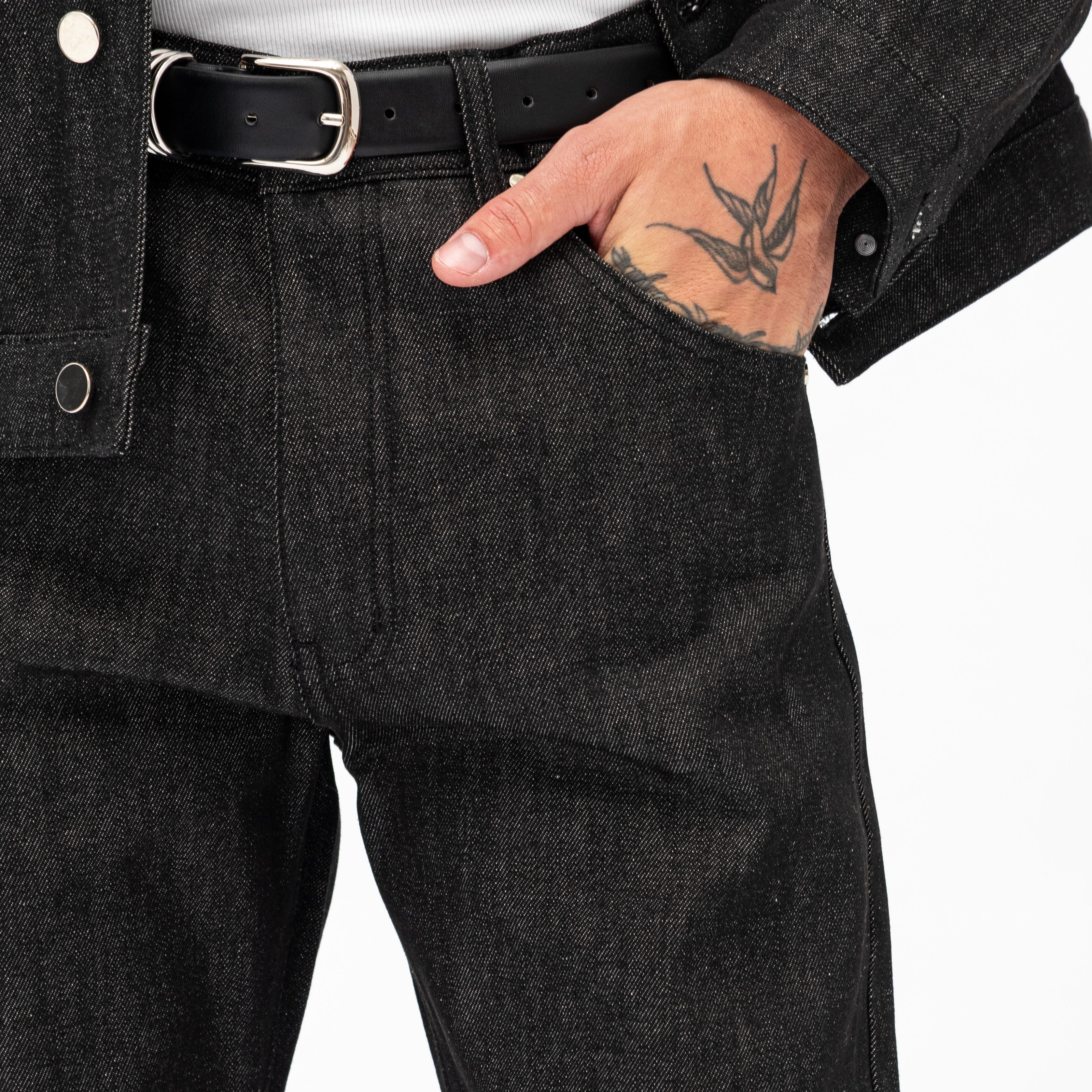 THE SIGNATURE DENIM JEAN
