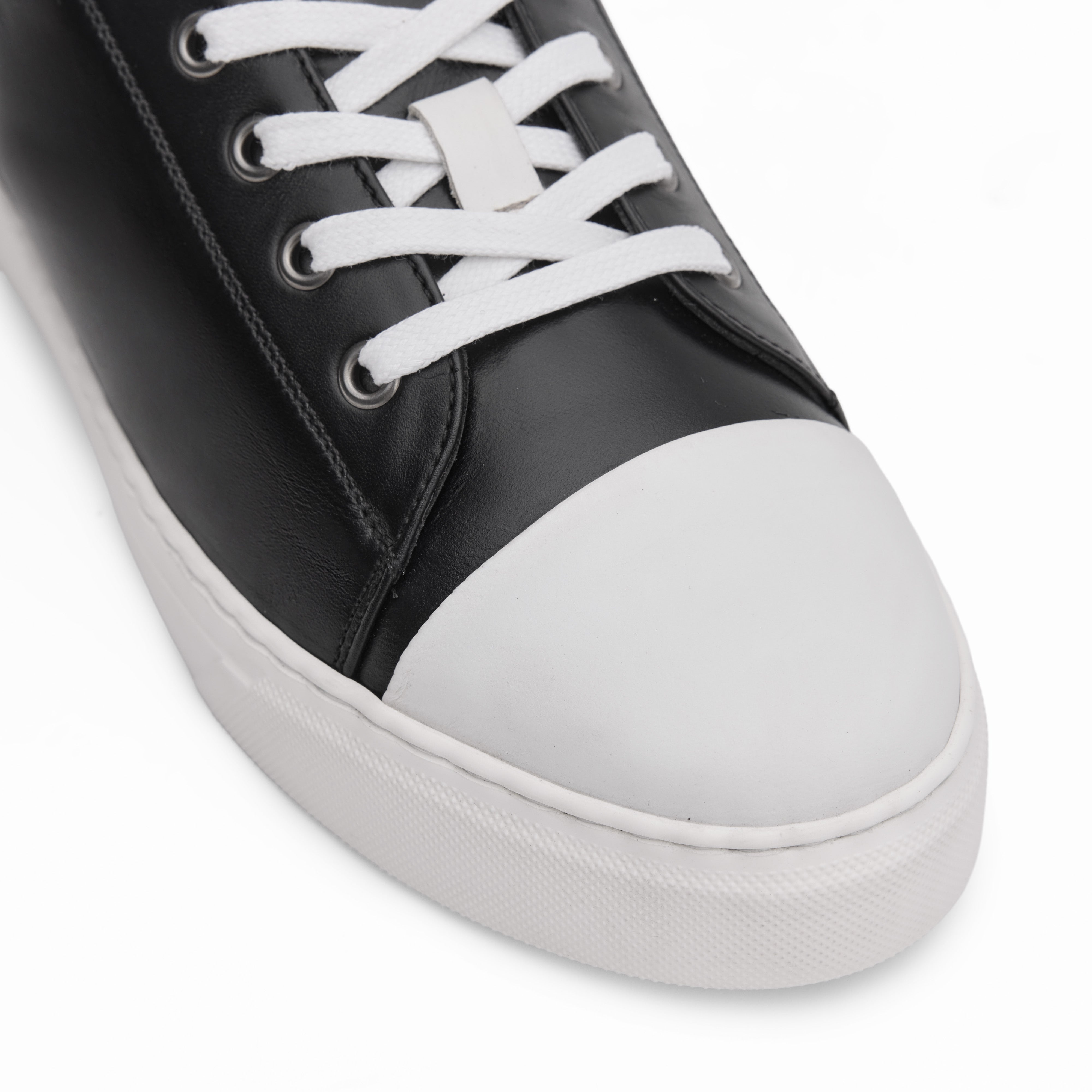 THE SOHO SNEAKER