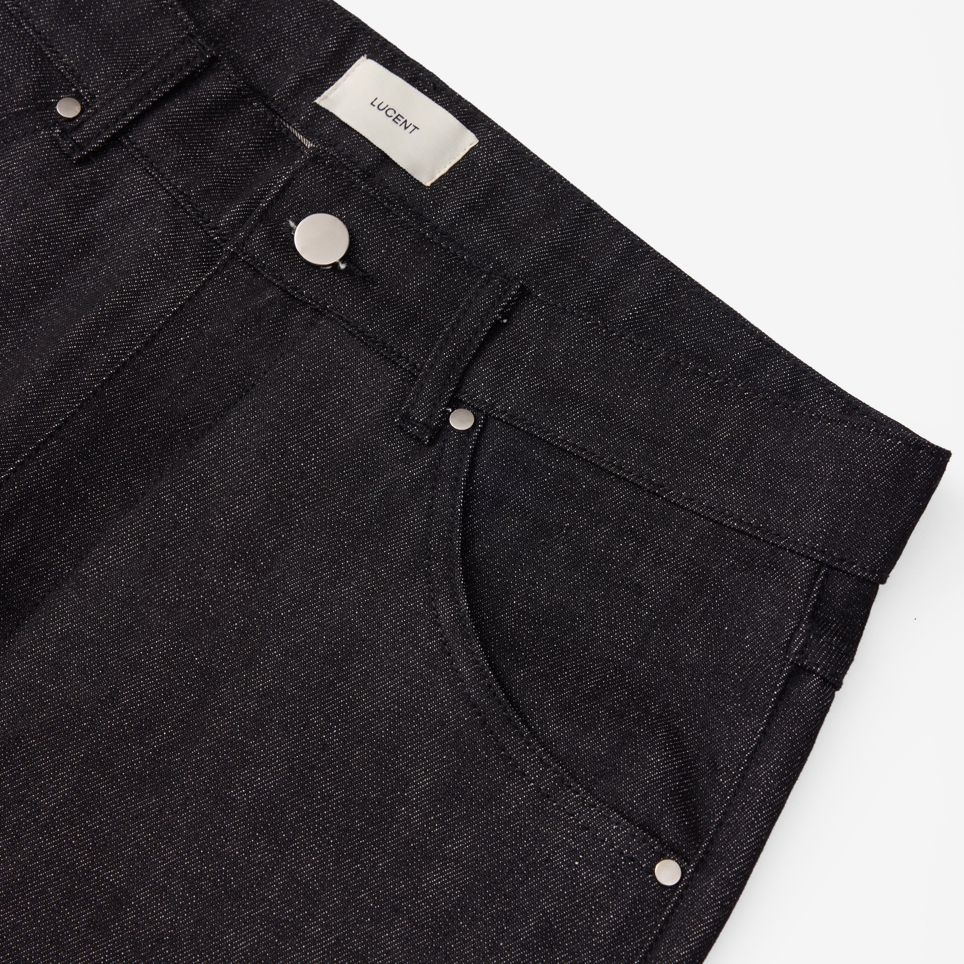 THE SIGNATURE DENIM JEAN