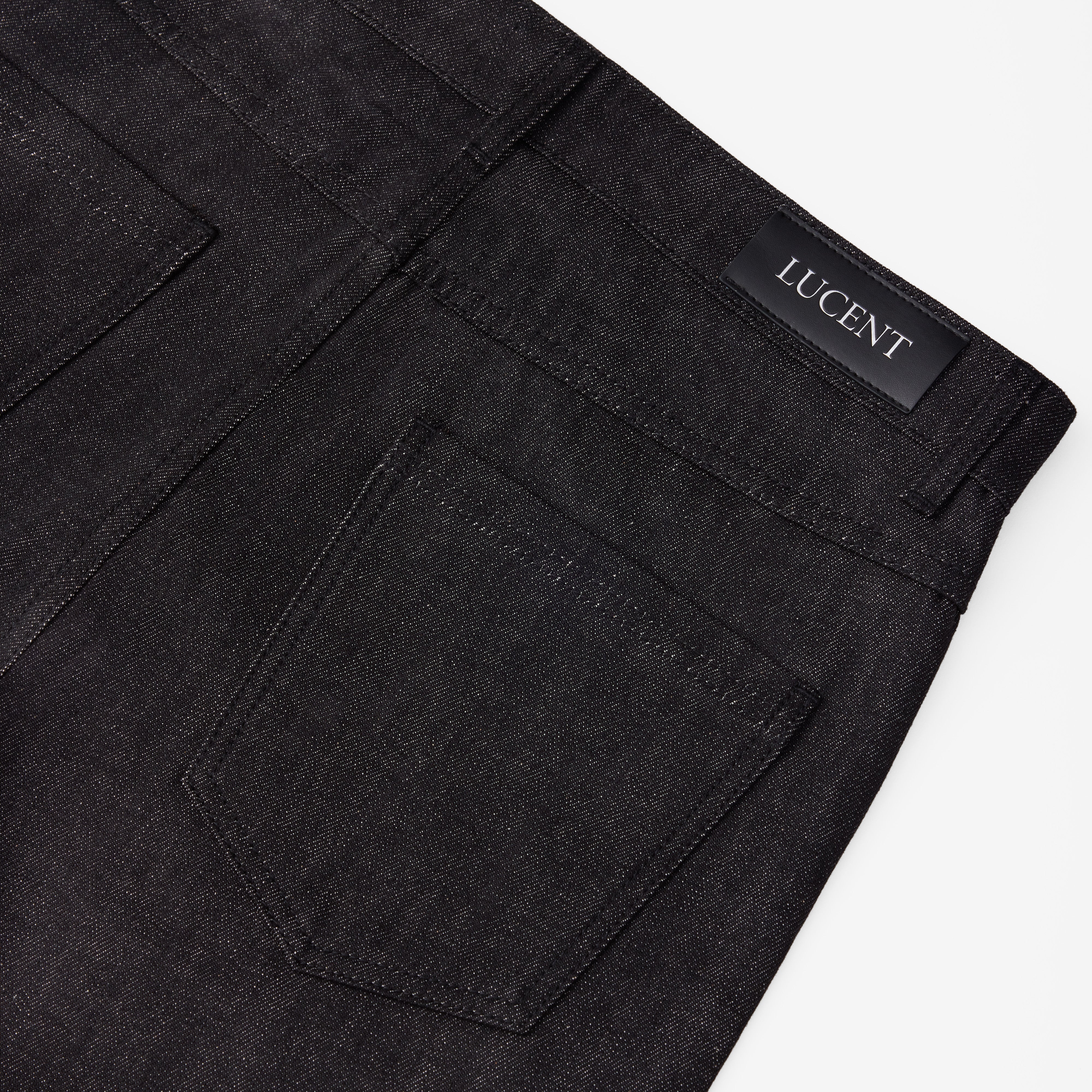 THE SIGNATURE DENIM JEAN