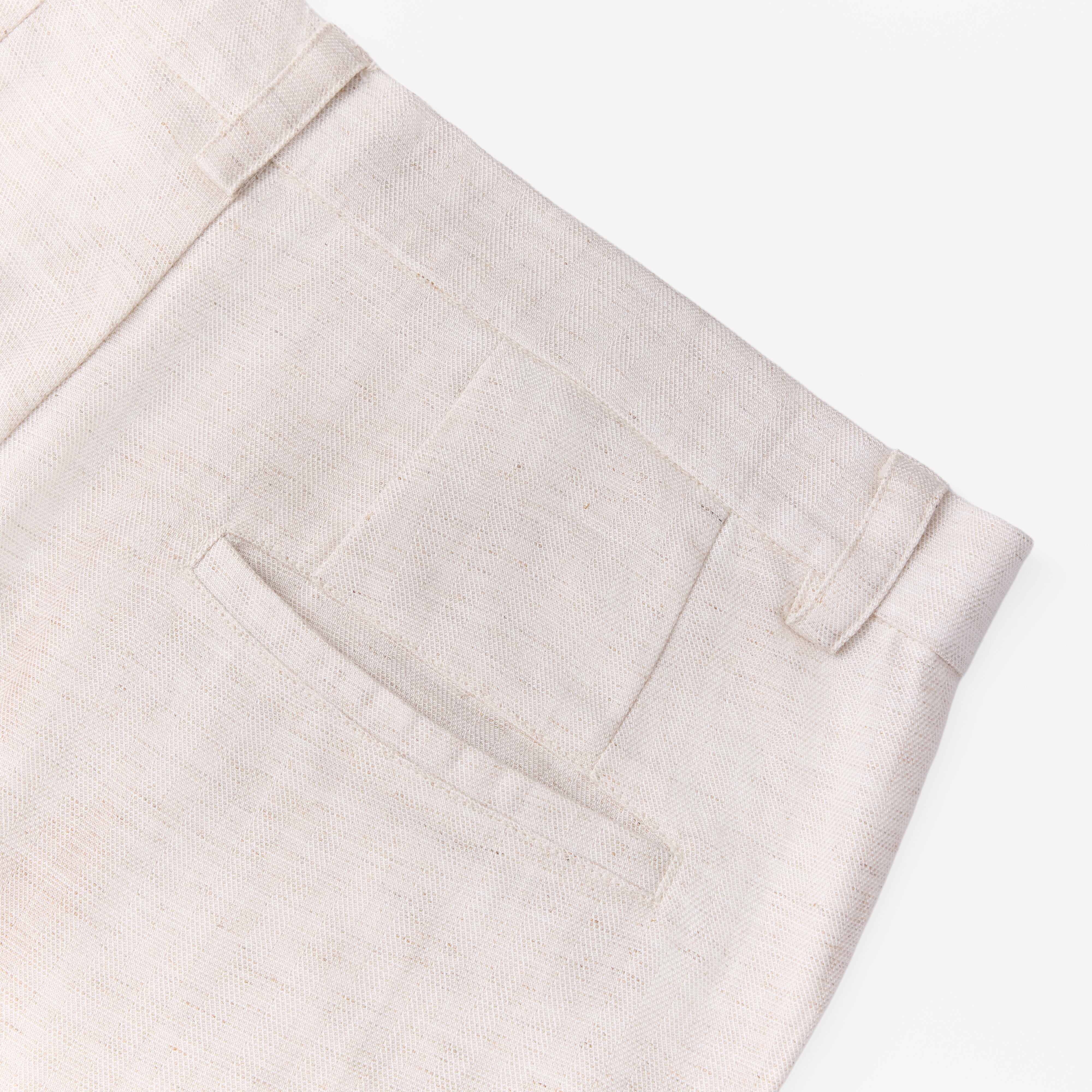 THE ESSENTIAL LINEN