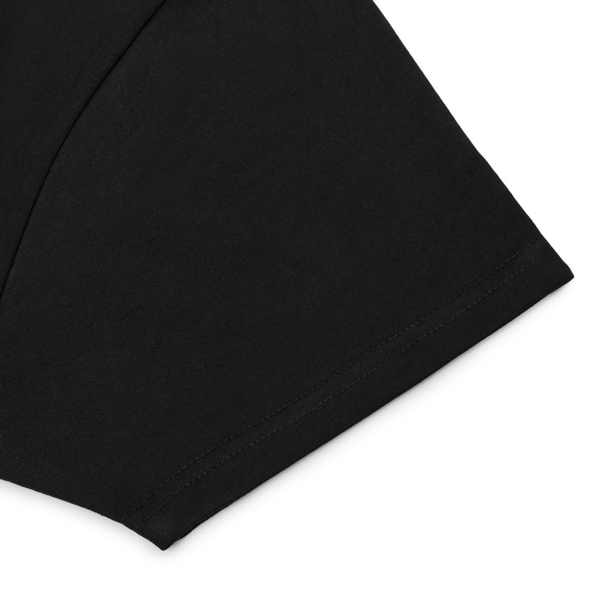 THE BLACK STRAIGHT FIT TEE